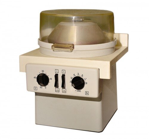 Лабораторная медицинская центрифуга ОПН-8 ротором РУ 12*10